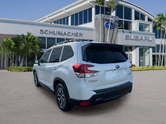 Used 2020 Subaru Forester Premium AWD/4WD image 5