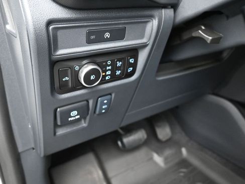 Used 2025 Ford F150 Lariat w/ Equipment Group 501A Mid image 13