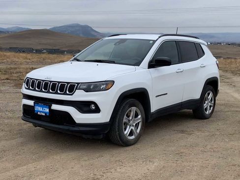 Used 2023 Jeep Compass Latitude w/ Convenience Group image 4