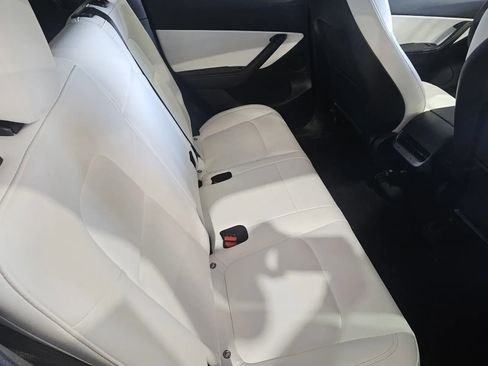 Used 2021 Tesla Model Y Long Range image 8