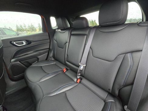 New 2026 Jeep Compass Latitude image 21