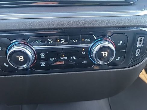 Certified 2025 GMC Sierra 1500 SLT image 18