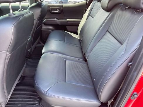 Used 2020 Toyota Tacoma TRD Sport w/ TRD Premium Sport Package RWD image 21