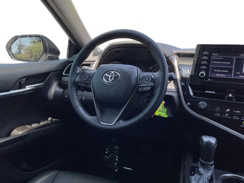 Used 2021 Toyota Camry SE FWD image 11