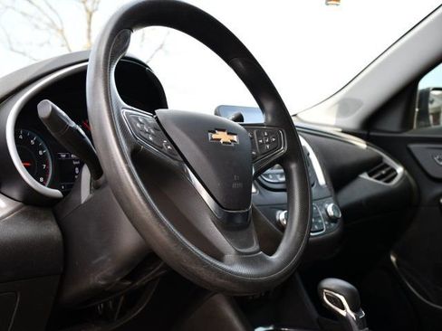 Used 2023 Chevrolet Malibu LT image 9