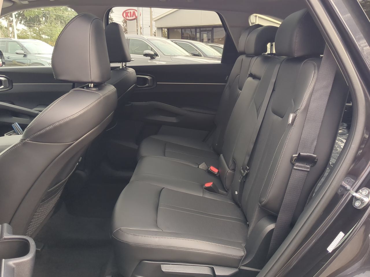Used 2025 Kia Sorento S w/ Panoramic Sunroof Package FWD image 14