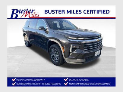 Used 2025 Chevrolet Traverse LT