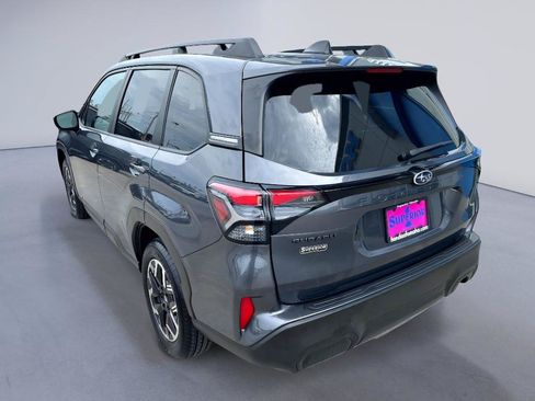 Used 2025 Subaru Forester Premium AWD/4WD image 2