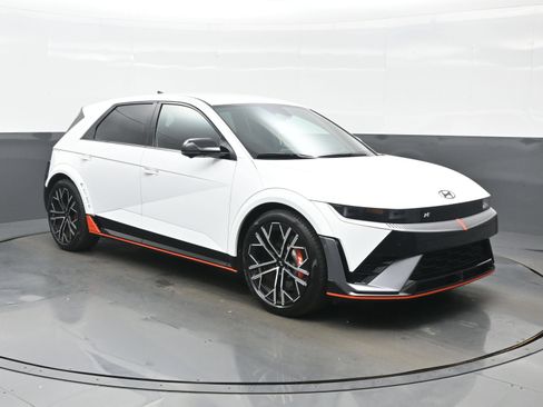 Certified 2025 Hyundai Ioniq 5 N AWD/4WD image 8