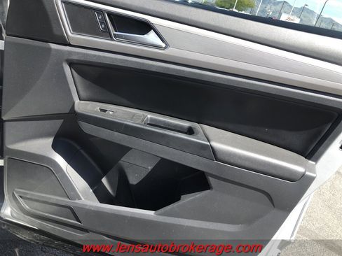 Used 2019 Volkswagen Atlas SE FWD image 19