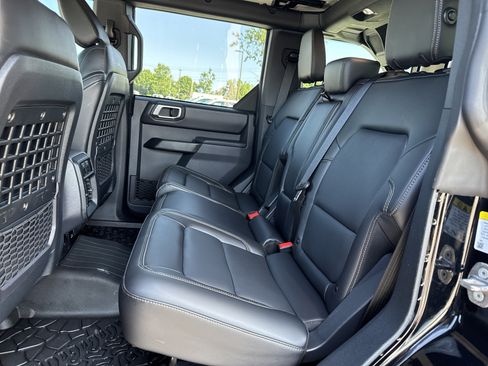Used 2026 Ford Bronco Badlands AWD/4WD image 29