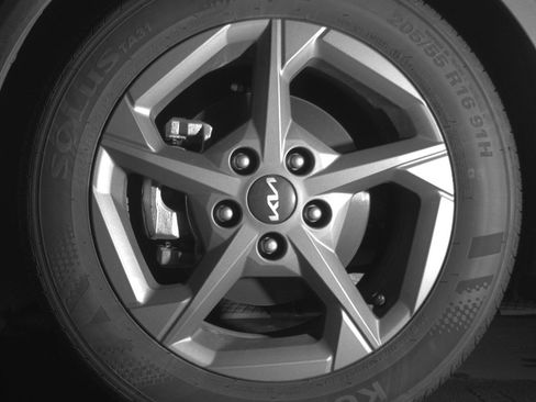 Used 2025 Kia K4 LXS image 12