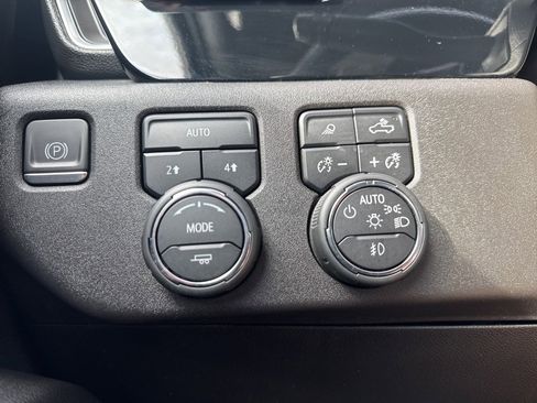 Used 2023 Chevrolet Silverado 1500 LTZ image 23