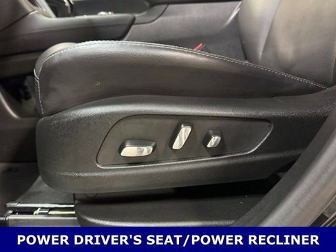 Used 2025 Cadillac XT5 Premium Luxury image 14