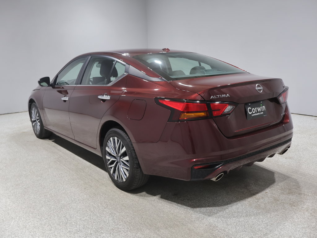 Used 2023 Nissan Altima 2.5 SV w/ SV Premium Package AWD/4WD image 5