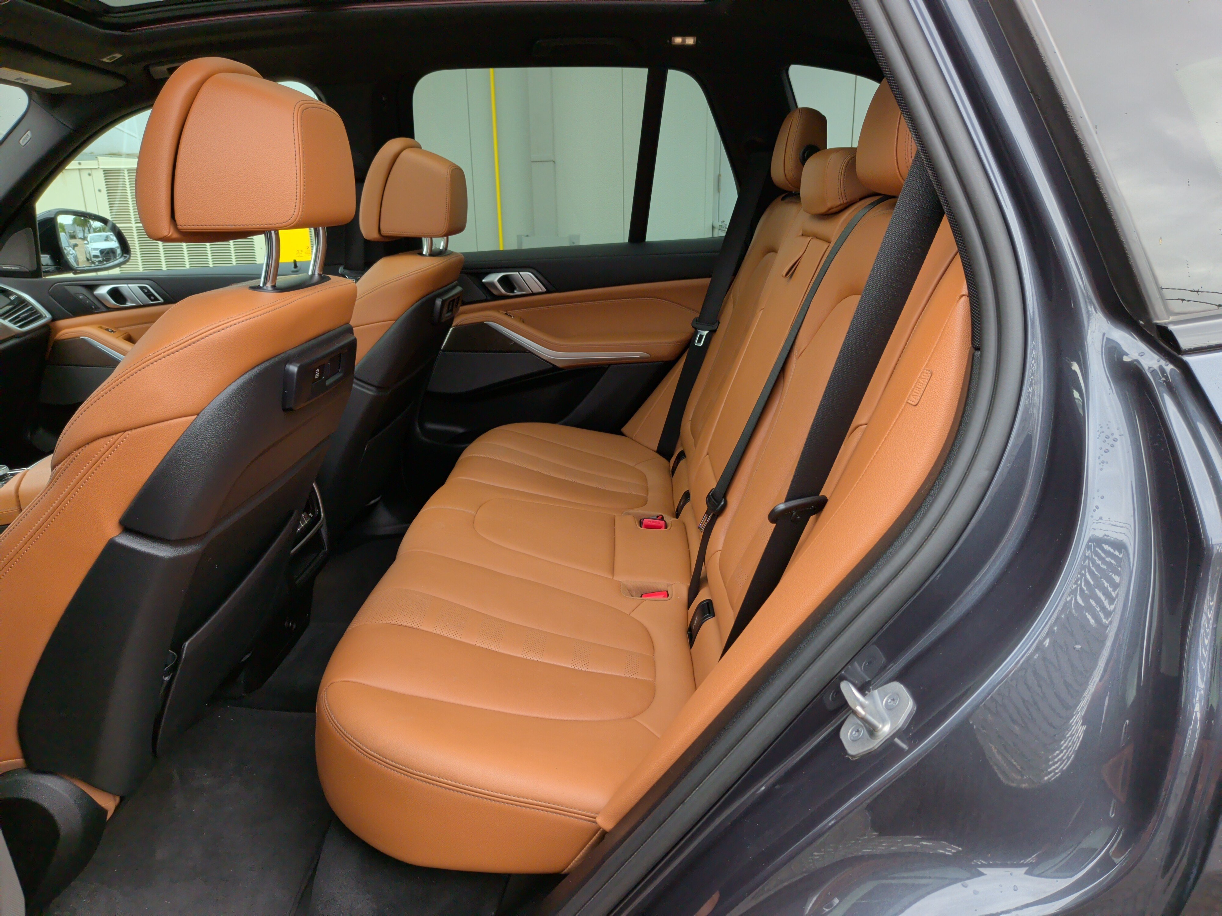 Used 2021 BMW X5 xDrive40i w/ M Sport Package AWD/4WD image 31