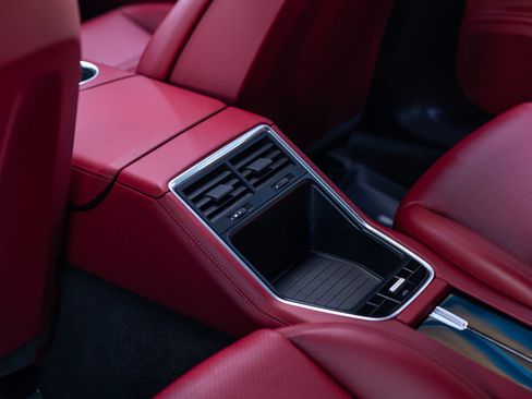 Used 2020 Porsche Panamera image 44