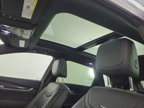 Certified 2023 Cadillac XT5 Premium Luxury FWD image 17
