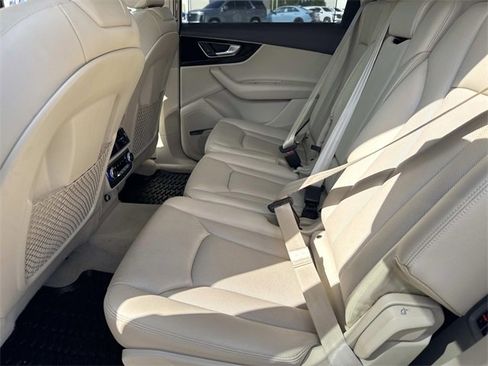 Used 2018 Audi Q7 3.0T Prestige w/ Prestige Package image 18