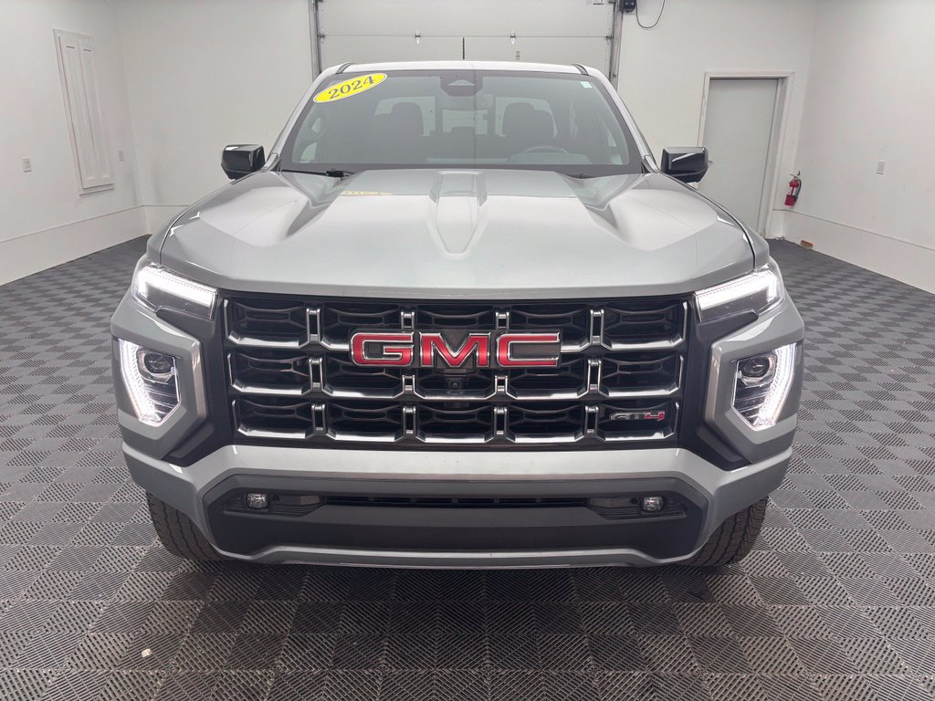 Used 2024 GMC Canyon AT4 w/ Technology Package AWD/4WD image 13