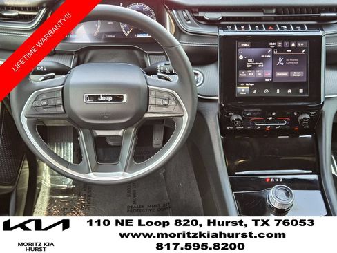 Used 2025 Jeep Grand Cherokee L Laredo RWD image 10