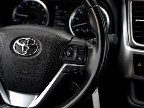 Used 2017 Toyota Highlander Plus image 27