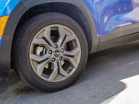 Certified 2024 Kia Seltos S image 7