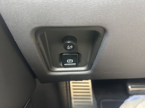 Used 2025 Chevrolet Corvette Stingray Preferred Cpe w/ Z51 Performance Package image 29