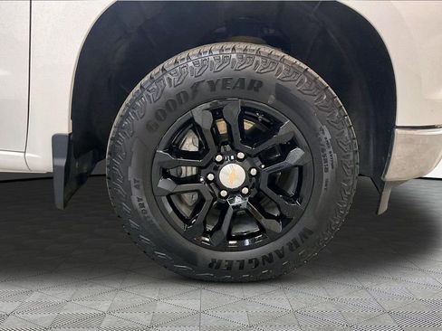 Used 2024 Chevrolet Silverado 1500 LT AWD/4WD image 33