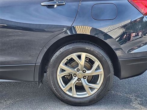 Used 2018 Chevrolet Equinox Premier image 12