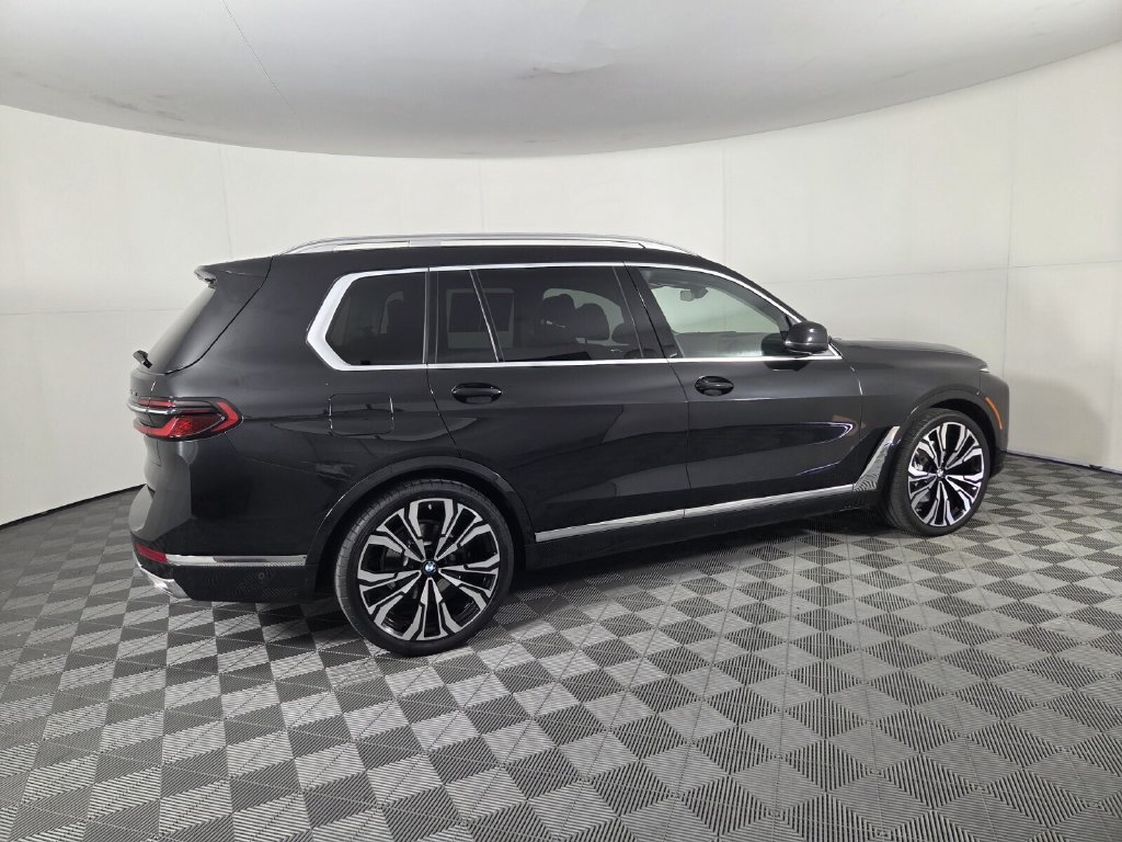 Used 2024 BMW X7 xDrive40i AWD/4WD image 4