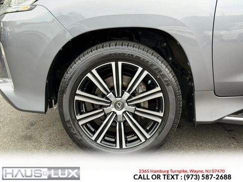 Used 2018 Lexus LX 570 4WD w/ Luxury Package image 12