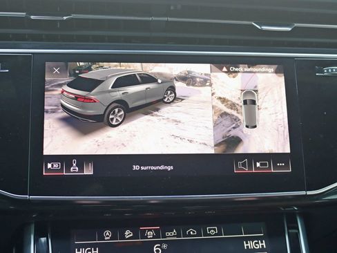 Used 2019 Audi Q8 Premium Plus w/ Premium Plus image 23