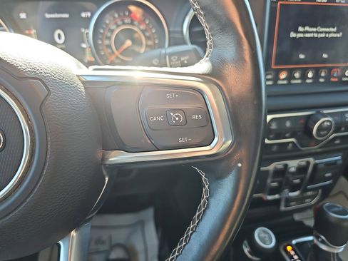 Used 2020 Jeep Gladiator Overland image 18