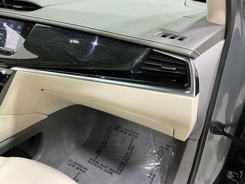 Used 2022 Cadillac XT6 Premium Luxury w/ Technology Package image 16