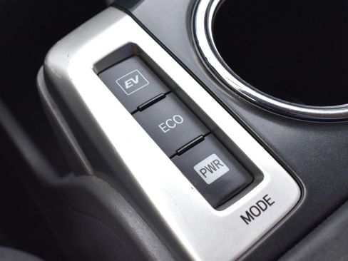 Used 2012 Toyota Prius V Two FWD image 68