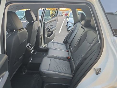 New 2026 Volkswagen Tiguan SE AWD/4WD image 17