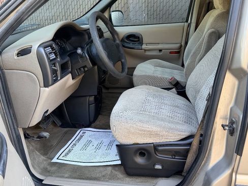 Used 2003 Chevrolet Venture LS w/ Convenience Package FWD image 8