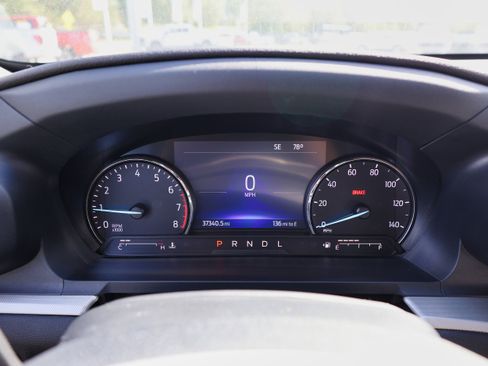 Used 2022 Ford Explorer XLT w/ Equipment Group 202A image 22