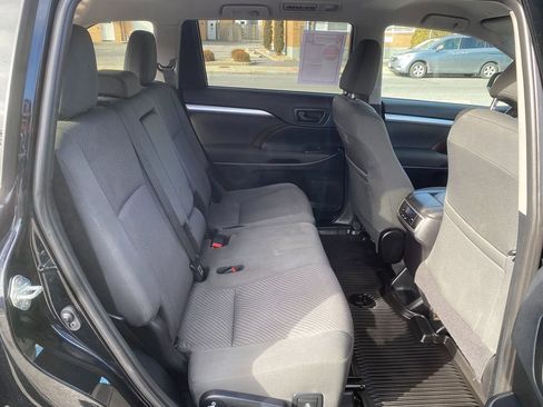 Used 2019 Toyota Highlander LE image 26