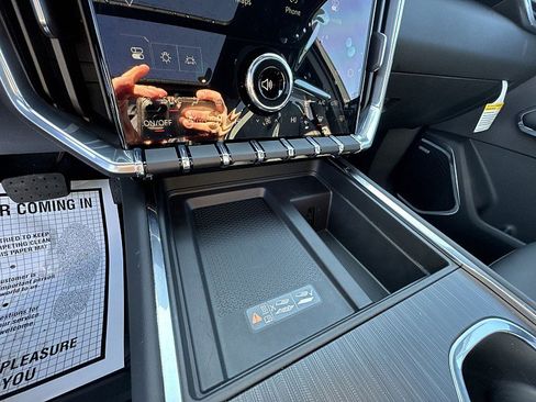 New 2025 GMC Acadia Elevation w/ Elevation Premium Package image 29