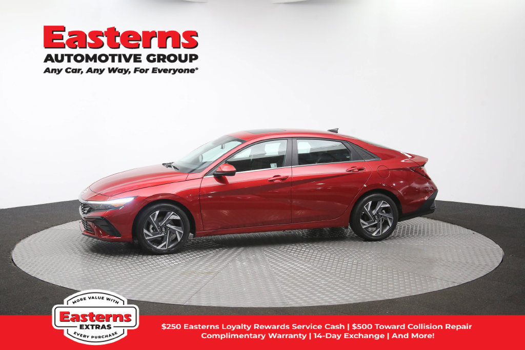 Used 2025 Hyundai Elantra SEL FWD image 61