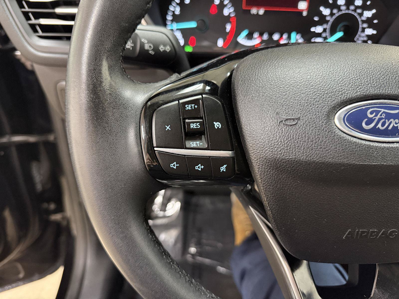Used 2022 Ford Escape SEL AWD/4WD image 17