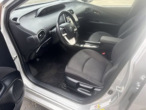 Used 2016 Toyota Prius Three Touring image 15