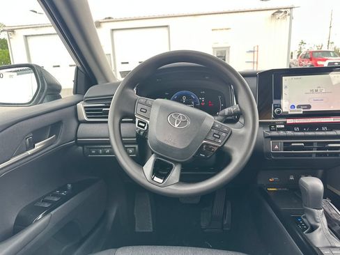 Used 2026 Toyota Camry LE FWD image 18
