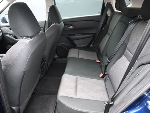 Used 2025 Nissan Rogue SV image 12