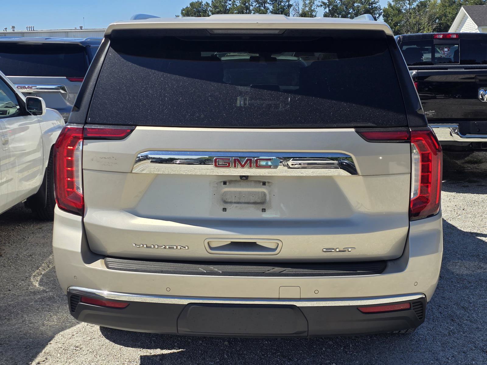 Used 2021 GMC Yukon SLT w/ SLT Luxury Plus Package RWD image 4