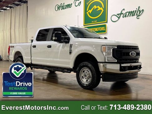 Used 2022 Ford F250 XL w/ Power Equipment Group AWD/4WD image 1