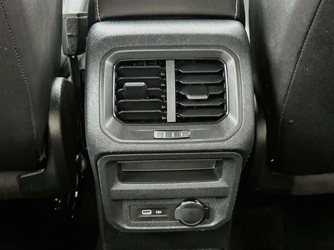 Certified 2022 Volkswagen Tiguan SE R-Line AWD/4WD image 25