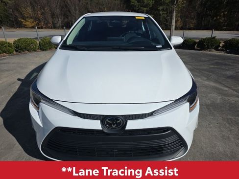 Used 2025 Toyota Corolla LE image 10